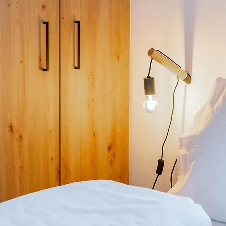 Apartament Falken 5 *